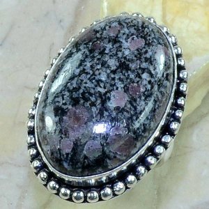 טבעת בשיבוץ אבן רובי זוסילייט כסף 925 מידה:6.75