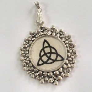 תליון ויקה טריקווטרה מוכסף לכישוף והגנה