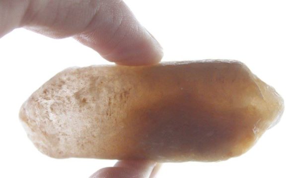 קוורץ קריסטל מוט צהבהב גלם אטום - מדגסקר