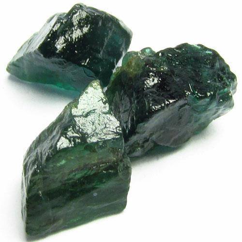 אבן חן: 3 אפטייט ירוק גלם לליטוש (מדגסקר) 9.44 קרט
