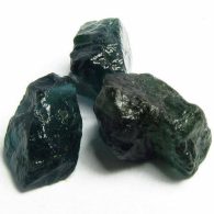 אבן חן: 3 אפטייט ירוק גלם לליטוש (מדגסקר) 8.82 קרט