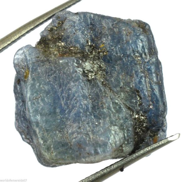 אבן חן: טנזנייט גלם לליטוש (טנזניה) תעודה 27.20 קרט מידות: 10*17*19 מ"מ