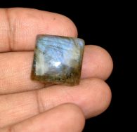 אבן חן: לברדורייט מלוטש לשיבוץ (מדגסקר) 19.80 קרט מידות: 5*17*18 מ"מ