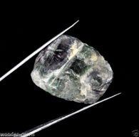 אבן חן: פלואורייט גלם לליטוש (ברזיל) 116.55 קרט מידות: 17.55*27.60*33.79 מ"מ