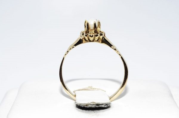 טבעת זהב 14 קרט בשיבוץ פנינה לבנה 2.90 קרט