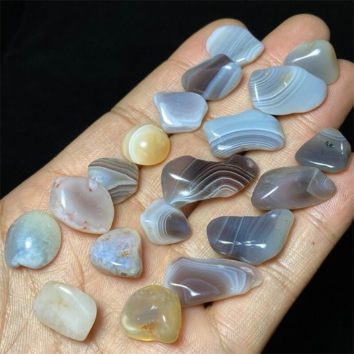 אגט שבו חלוק קטן