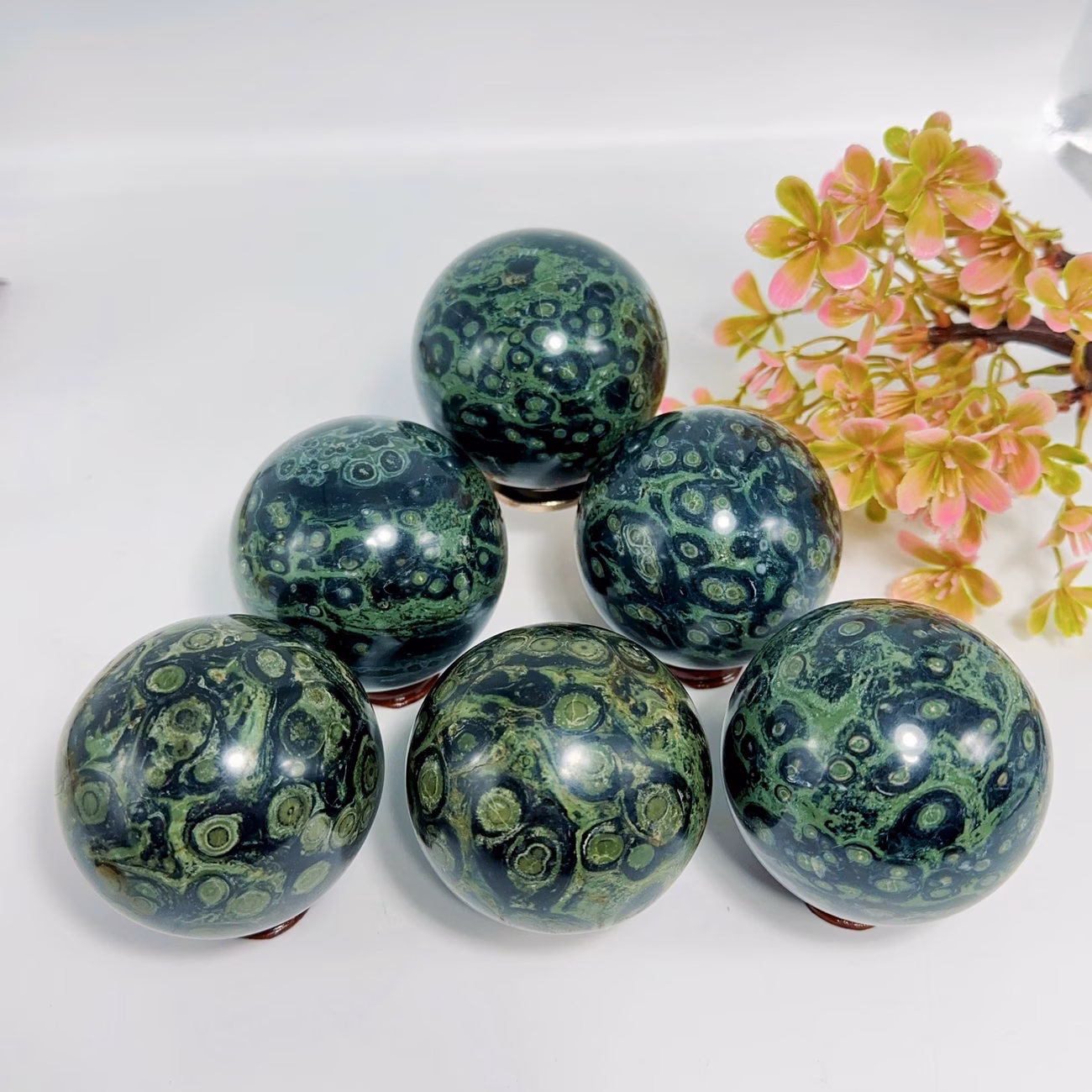 כדור ג'ספר קמבבה ומעמד עץ מסוגנן במשקל: כ 300 גרם