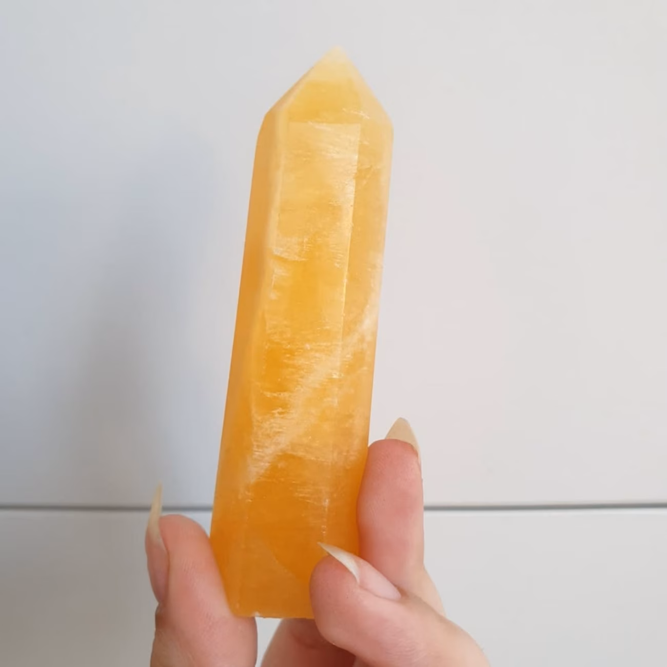 מוט קלציט כתום גובה: כ 9 ס"מ